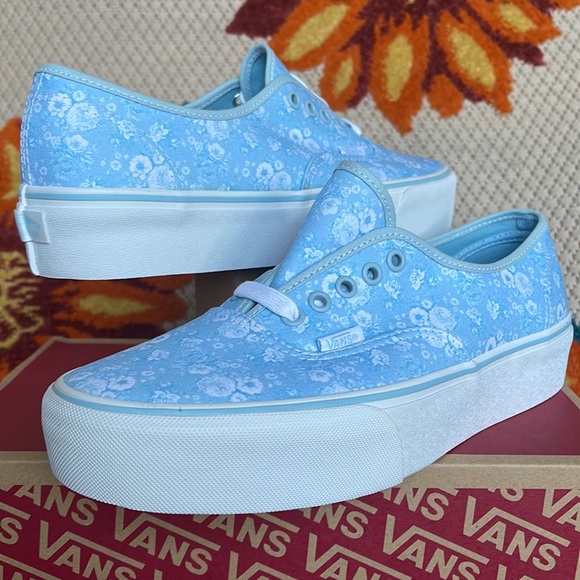 Vans Authentic Platform
(Tonal Floral)Omphldstrwt
VNOA3AV8707 WMNS sneakers - Picture 9 of 16